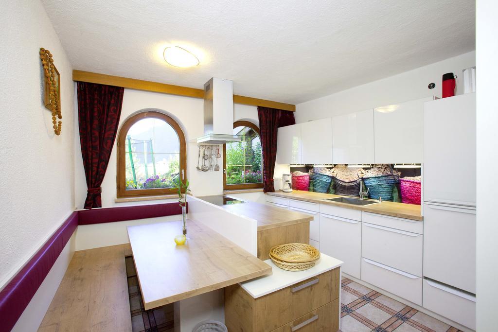 Familienferienhaus Florentine Längenfeld Екстериор снимка